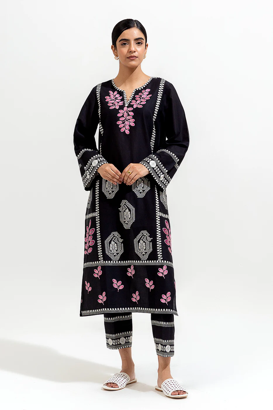 2 PIECE EMBROIDERED LAWN SUIT (PRET) - Image 2