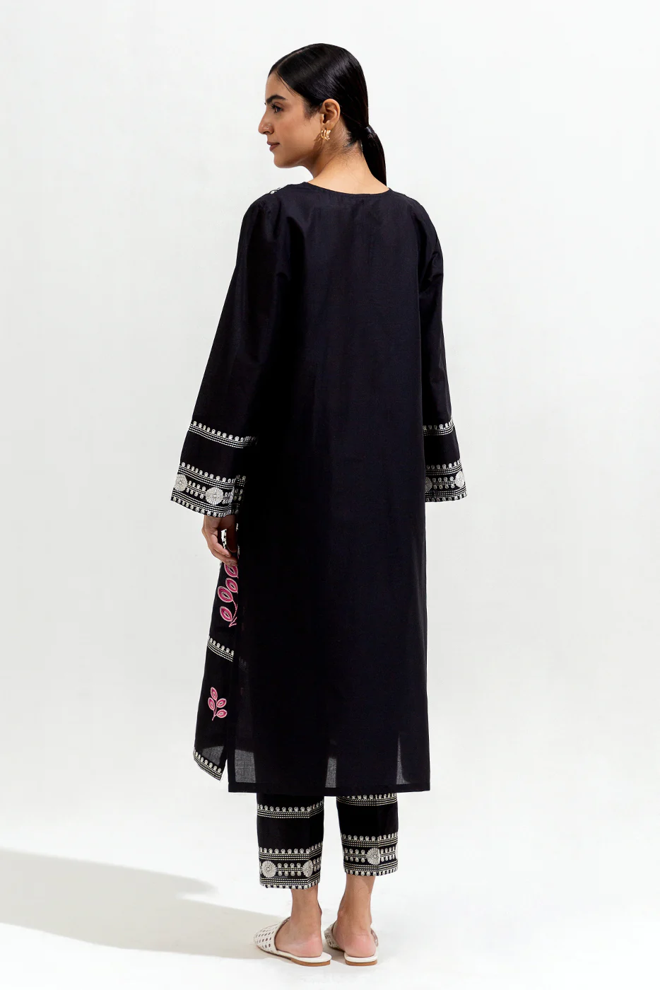 2 PIECE EMBROIDERED LAWN SUIT (PRET) - Image 3