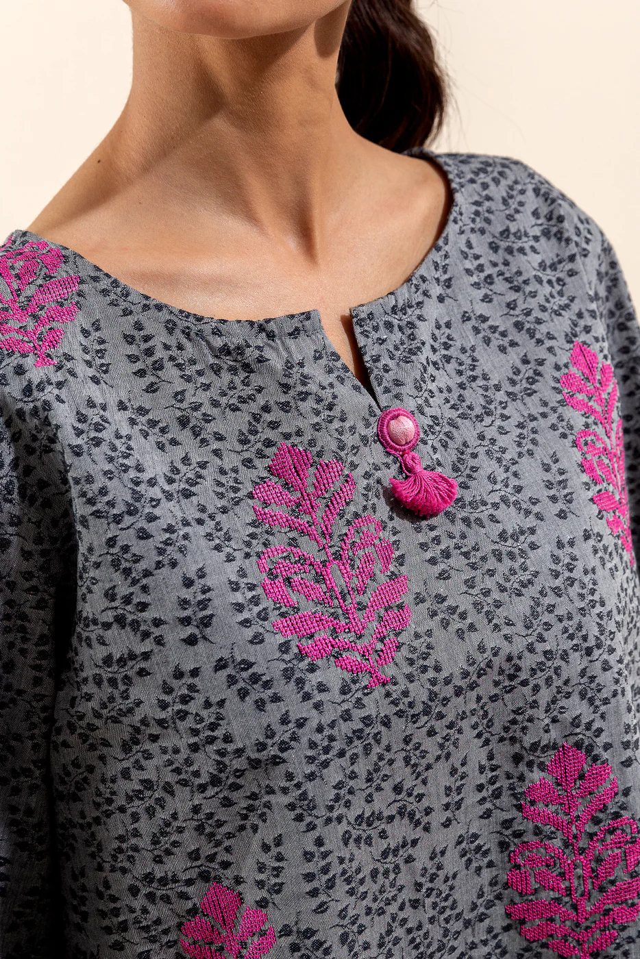 1 PIECE EMBROIDERED JACQUARD SHIRT-NOIR HORIZON (UNSTITCHED) - Image 4