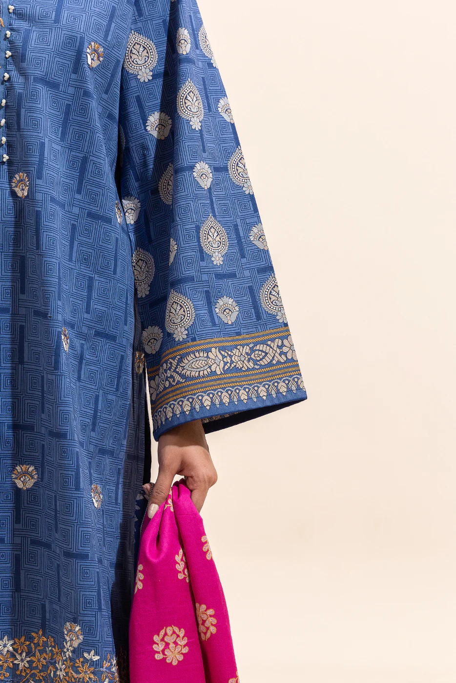 3 PIECE EMBROIDERED LAWN SUIT-SAPPHIRE BLUE (UNSTITCHED) - Image 3