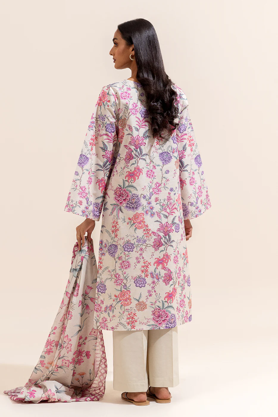 3 PIECE PRINTED LAWN SUIT-CRÈME FLORALS (UNSTITCHED) - Image 4