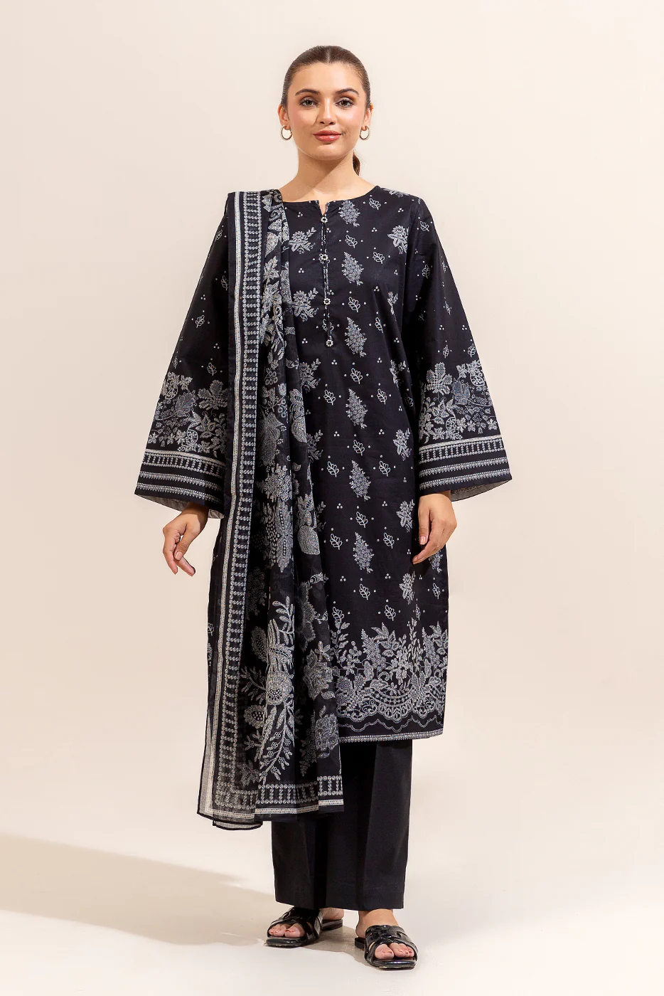 3 PIECE PRINTED LAWN SUIT-BLACK ORCHID (UNSTITCHED) - Image 2