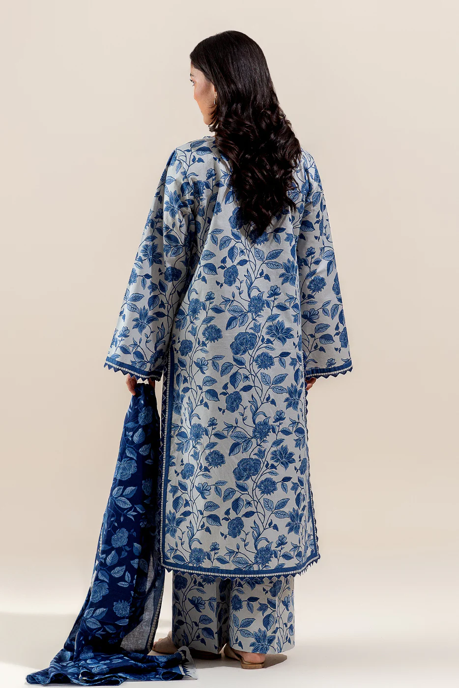 3 PIECE PRINTED LAWN SUIT-BLUE HUE (UNSTITCHED) - Image 4