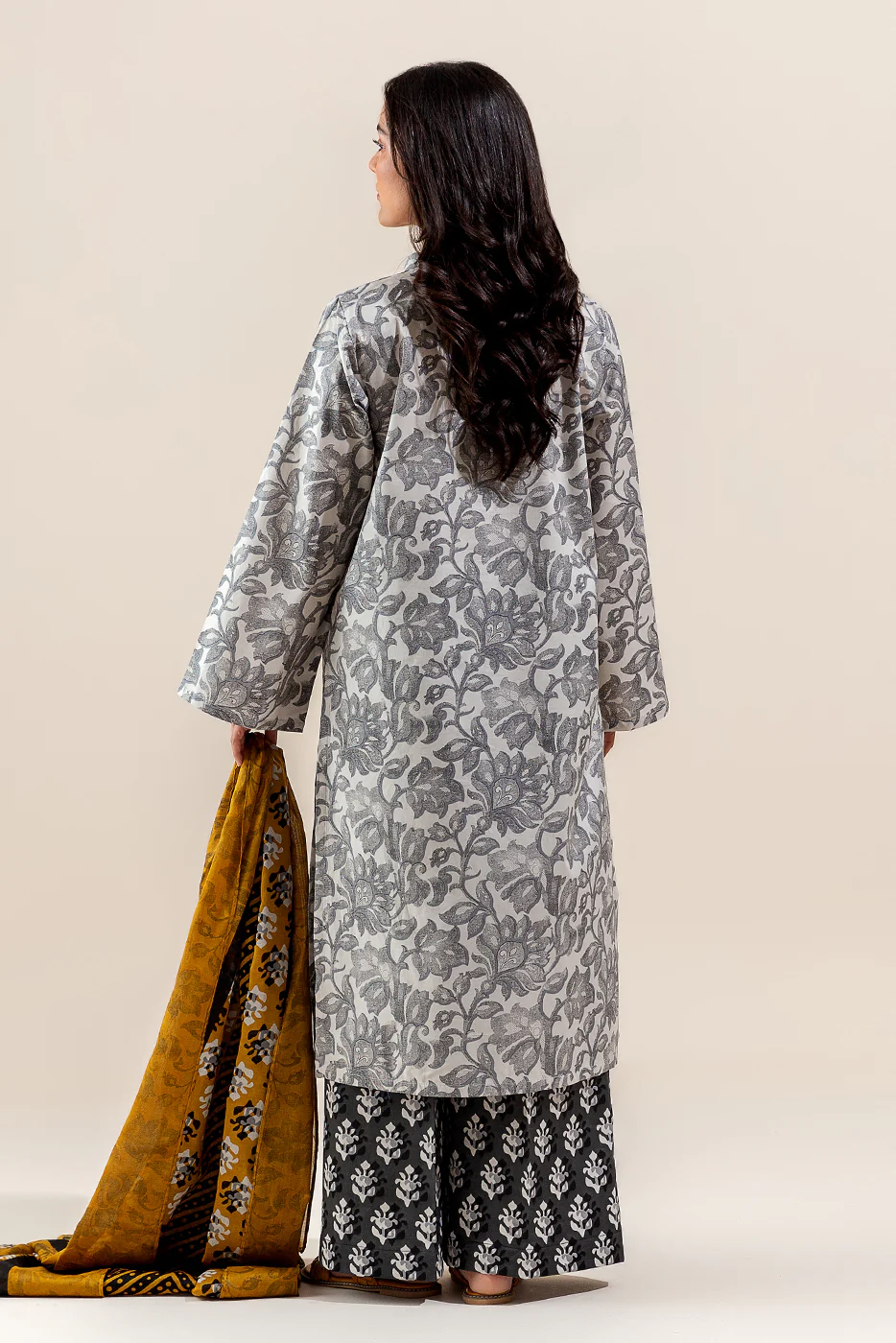 3 PIECE PRINTED LAWN SUIT-CREAMY VERVE (UNSTITCHED) - Image 4