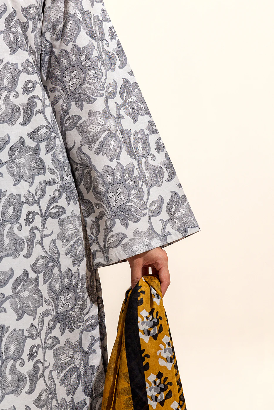 3 PIECE PRINTED LAWN SUIT-CREAMY VERVE (UNSTITCHED) - Image 6