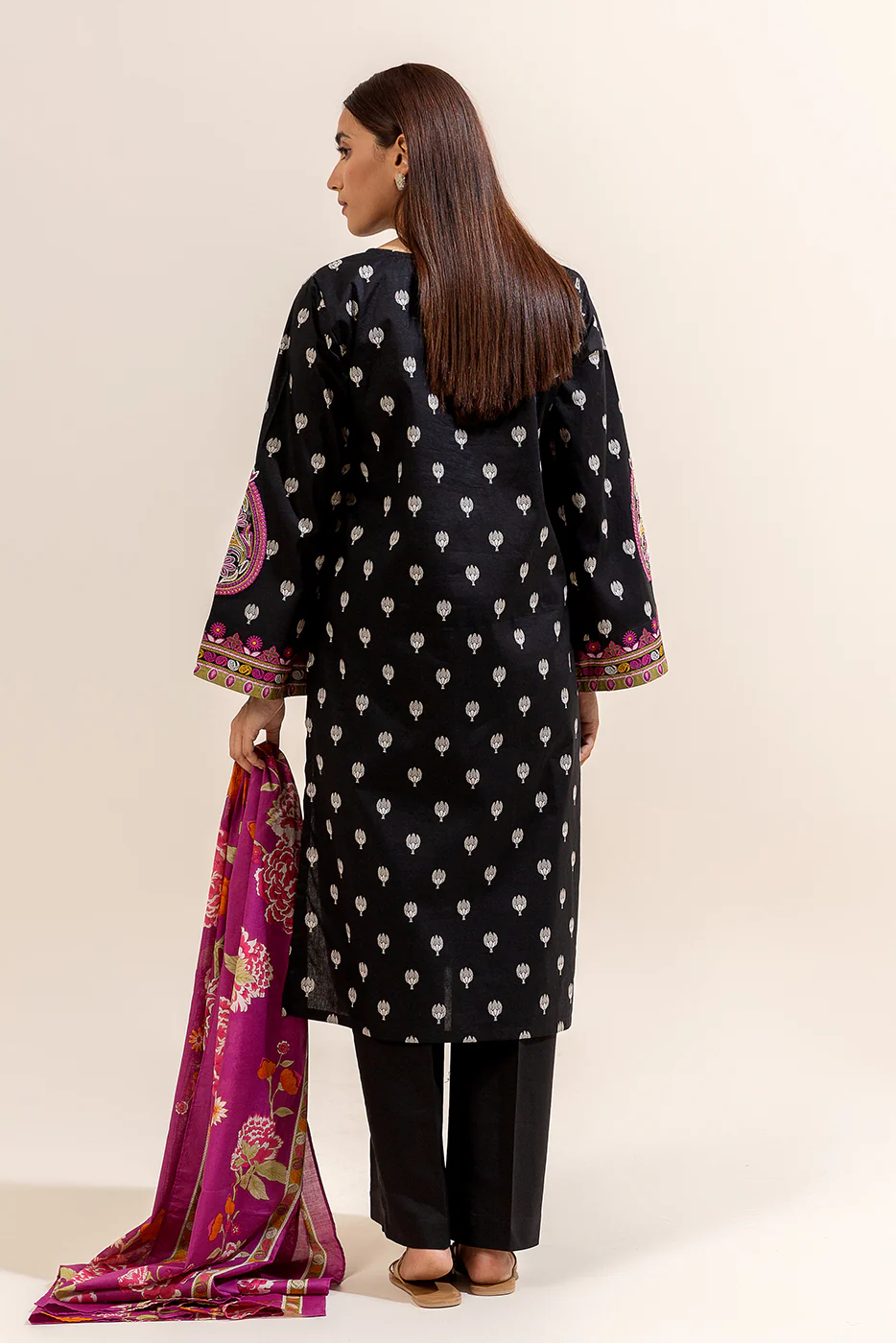 3 PIECE EMBROIDERED LAWN SUIT-JADE SPLASH (UNSTITCHED) - Image 7