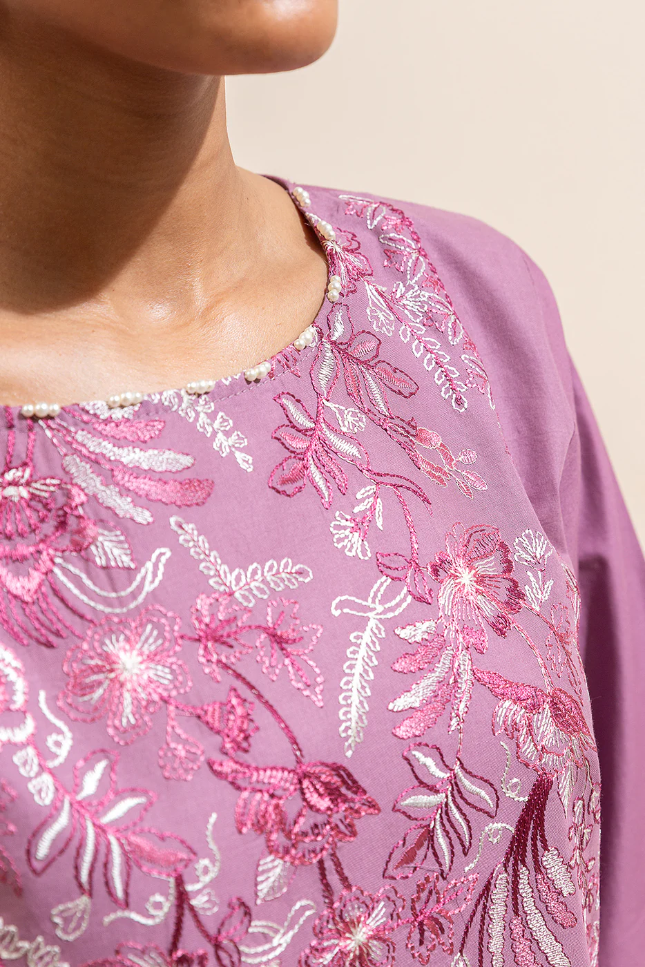 3 PIECE EMBROIDERED LAWN SUIT-ROUGE BLISS (UNSTITCHED) - Image 6