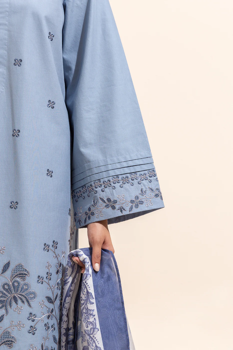 3 PIECE EMBROIDERED LAWN SUIT-FOSSIL MUSE (UNSTITCHED) - Image 6