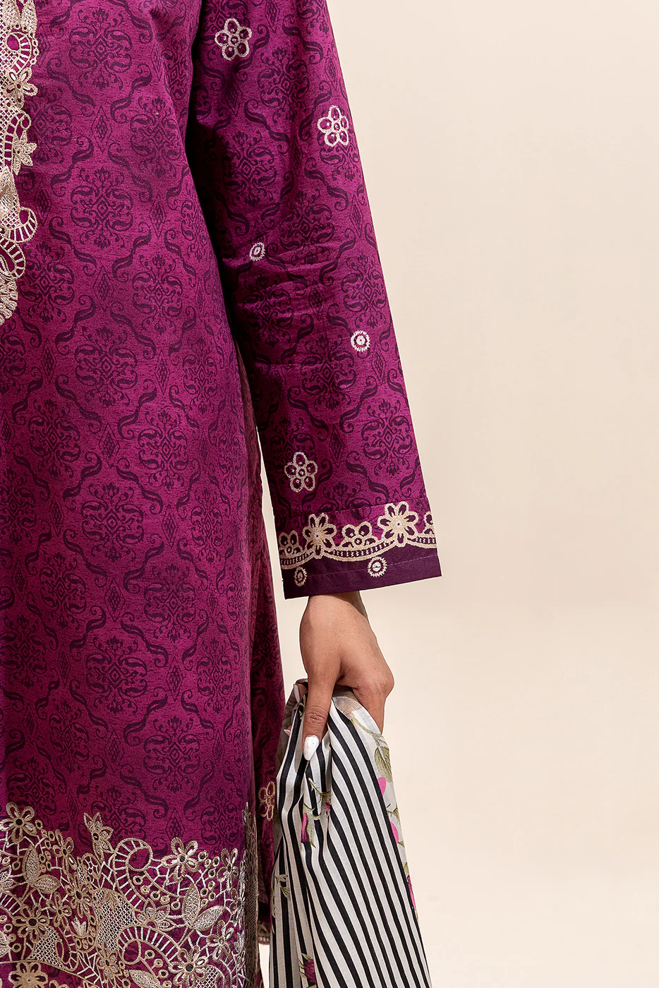 3 PIECE EMBROIDERED LAWN SUIT-MAGENTA VERVE ( UNSTITCHED) - Image 6