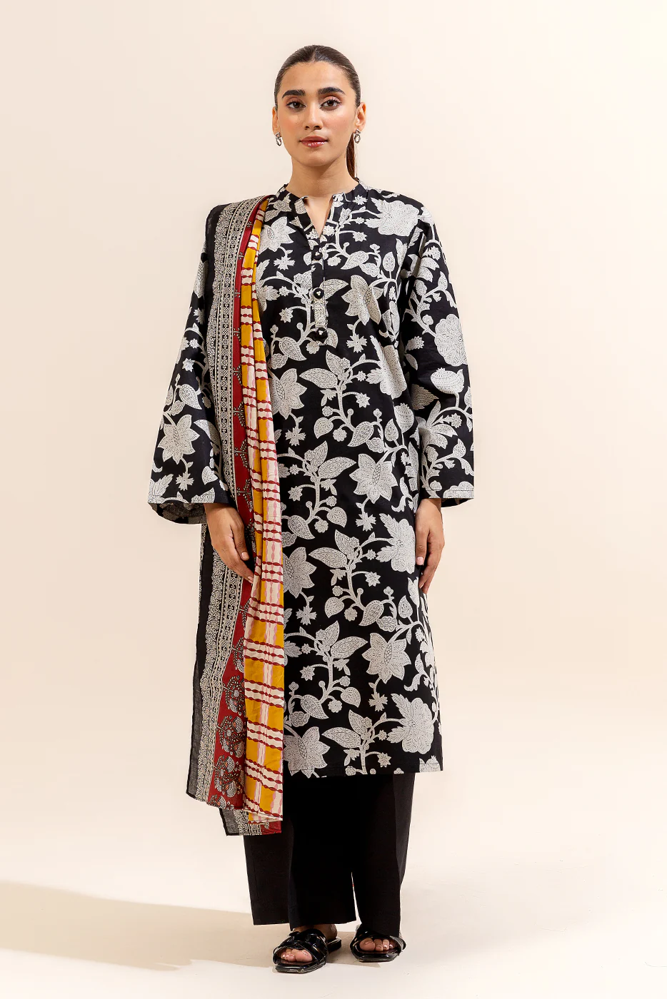 3 PIECE PRINTED LAWN SUIT-ONYX HAZE (UNSTITCHED) - Image 4