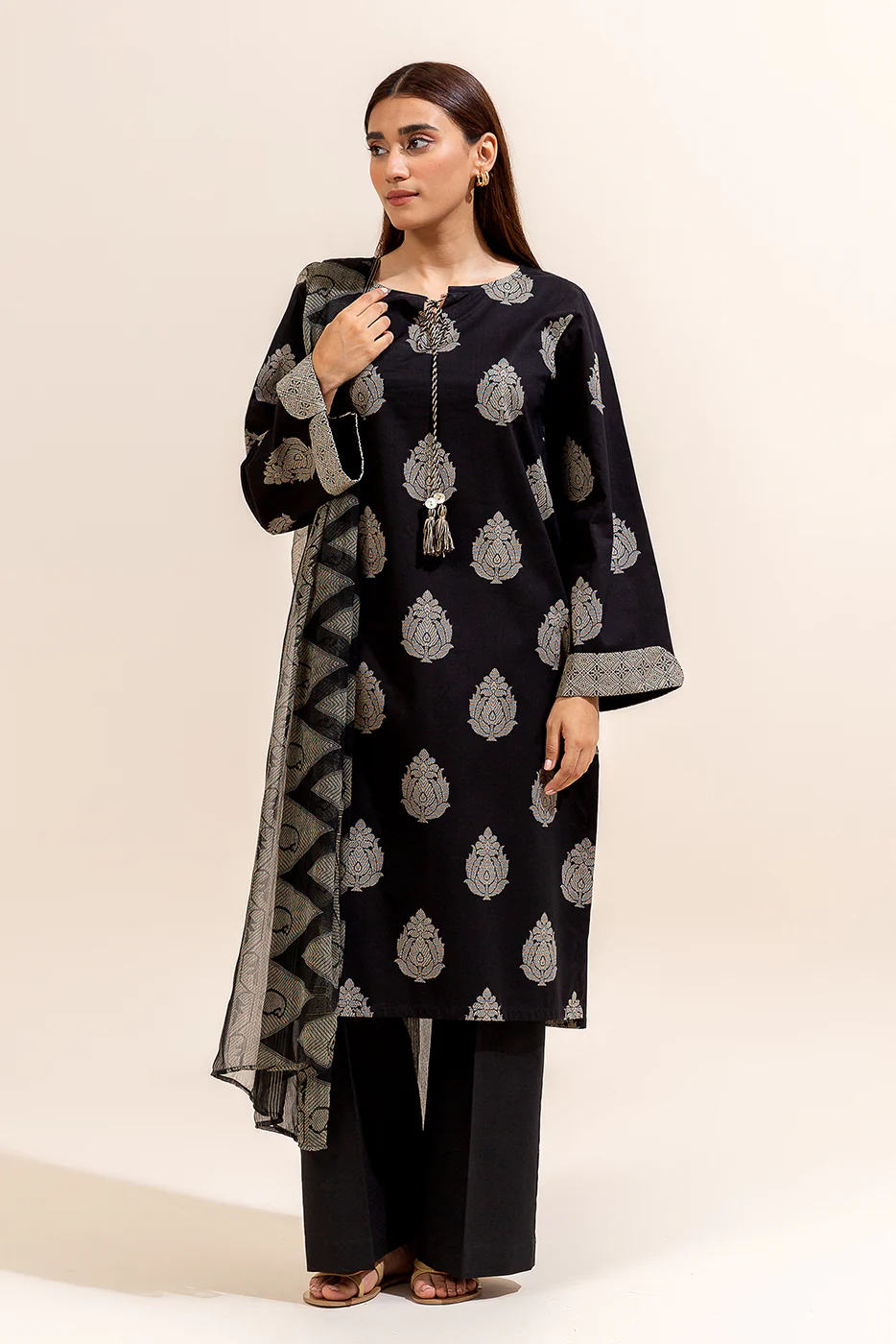 2 PIECE PRINTED LAWN SUIT-SABLE MELODY (UNSTITCHED) - Image 4