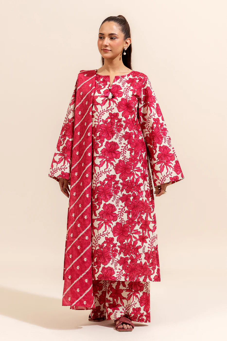 3 PIECE PRINTED LAWN SUIT-CLARET BLOOM (UNSTITCHED) - Image 2