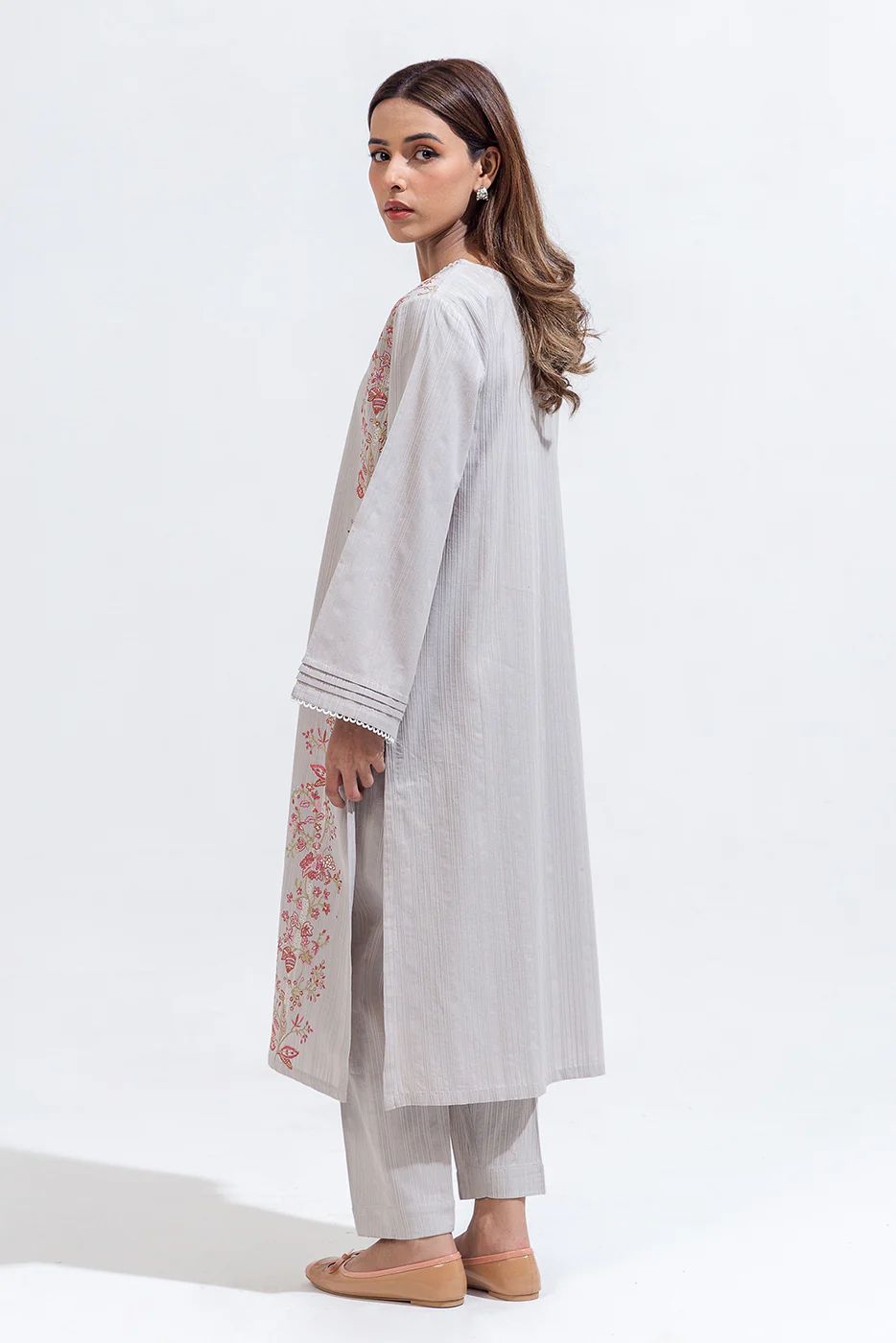 2 PIECE EMBROIDERED JACQUARD SUIT (PRET) - Image 3