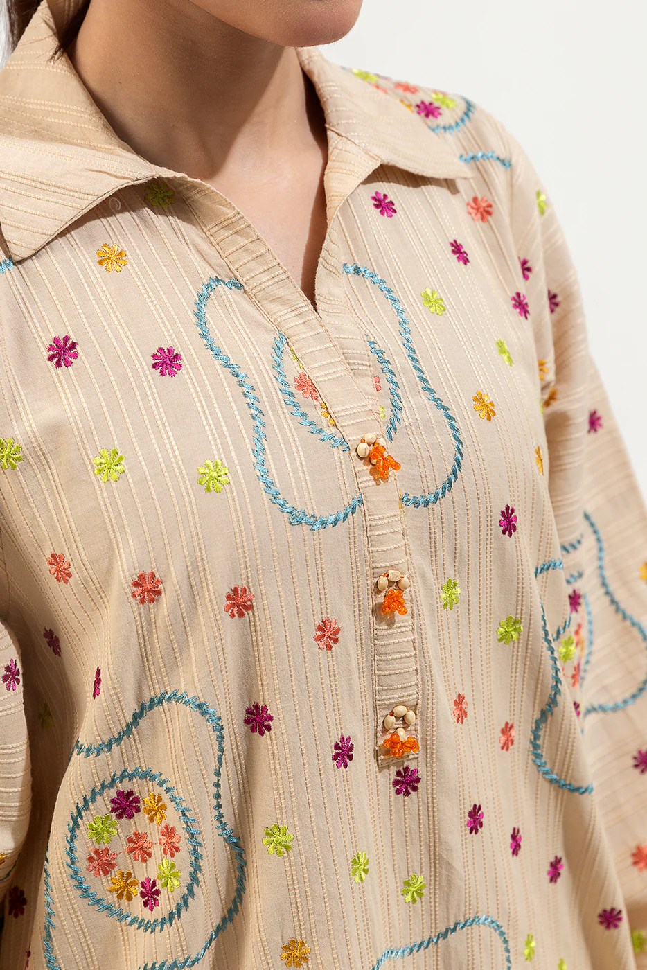 2 PIECE EMBROIDERED JACQUARD SUIT (PRET) - Image 4