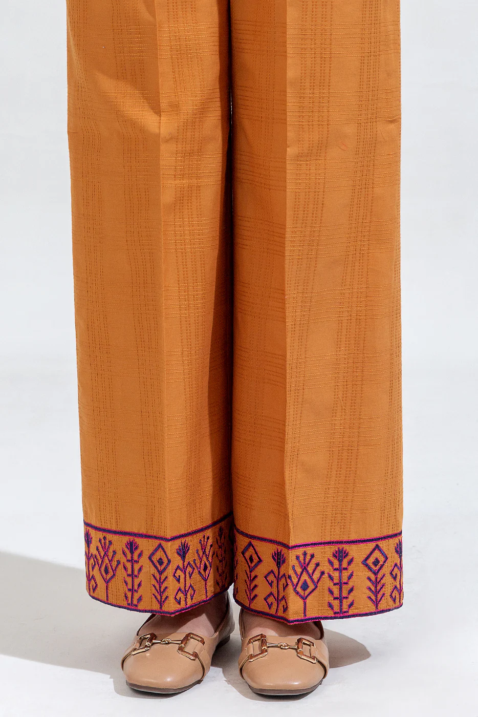 2 PIECE EMBROIDERED JACQUARD SUIT (PRET) - Image 6