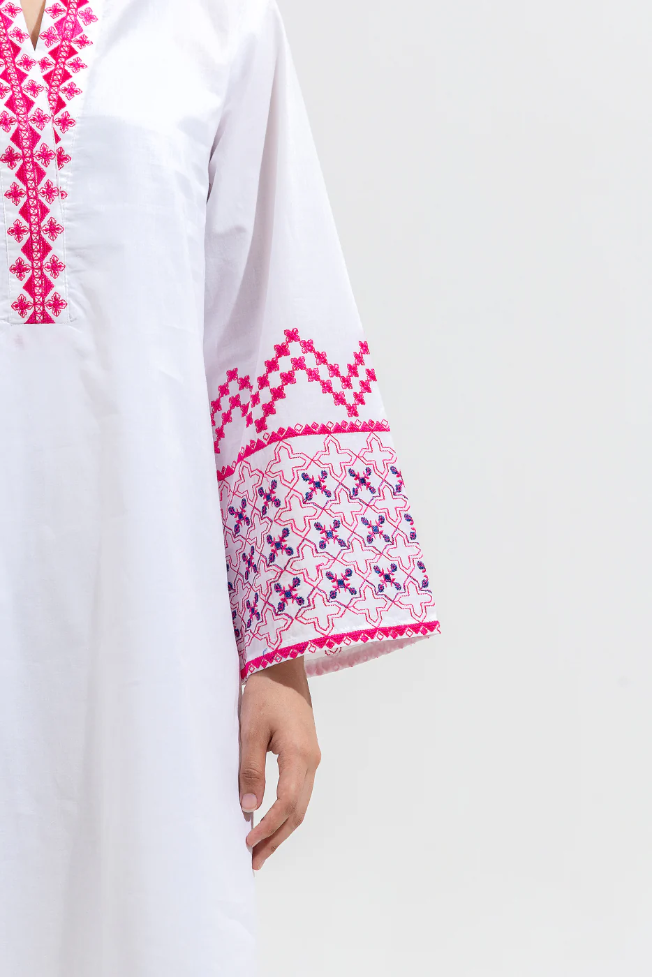 2 PIECE EMBROIDERED LAWN SUIT (PRET) - Image 5