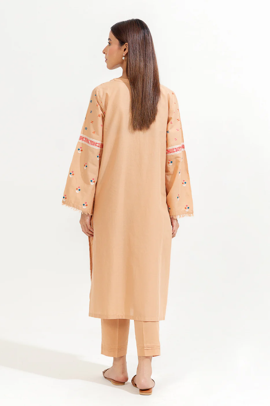2 PIECE EMBROIDERED LAWN SUIT (PRET) - Image 4