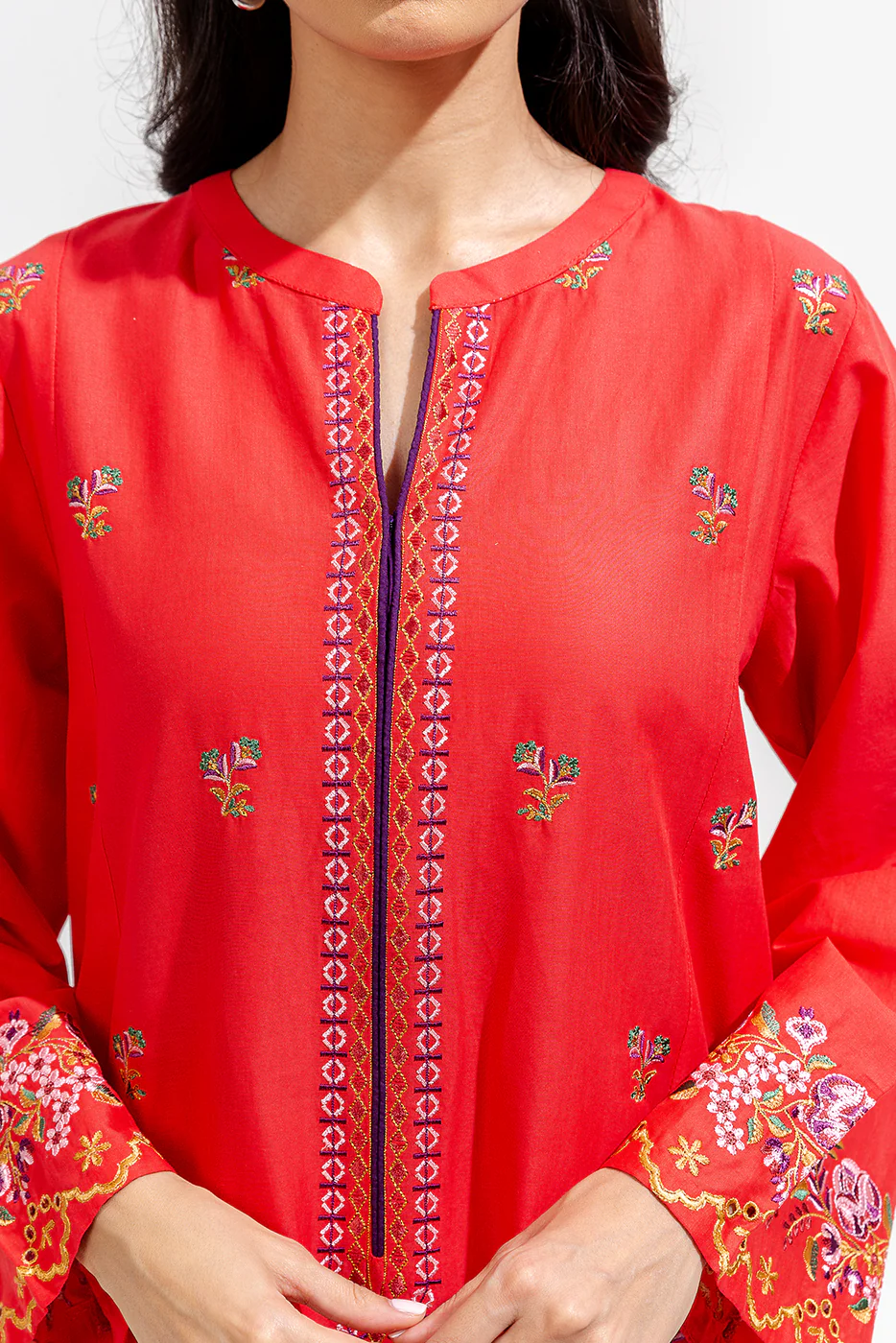 2 PIECE EMBROIDERED LAWN SUIT (PRET) - Image 5