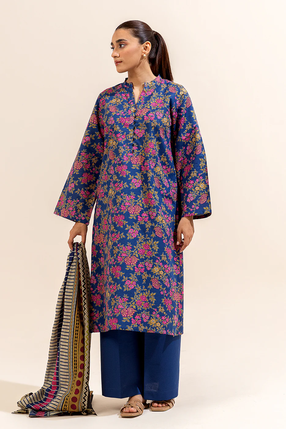 3 PIECE PRINTED LAWN SUIT-LAPIS GARDENIA (UNSTITCHED) - Image 5