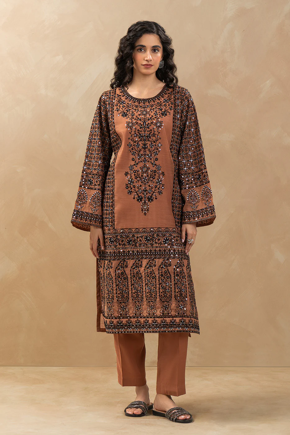 2 PIECE EMBROIDERED MONARK SUIT (LUXURY-PRET) - Image 5