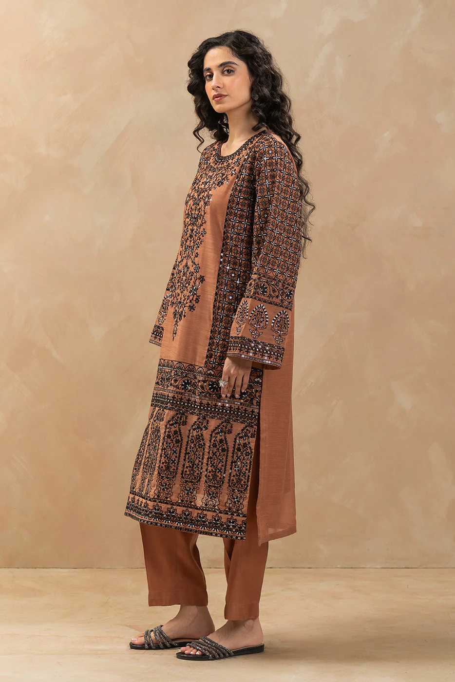 2 PIECE EMBROIDERED MONARK SUIT (LUXURY-PRET) - Image 7