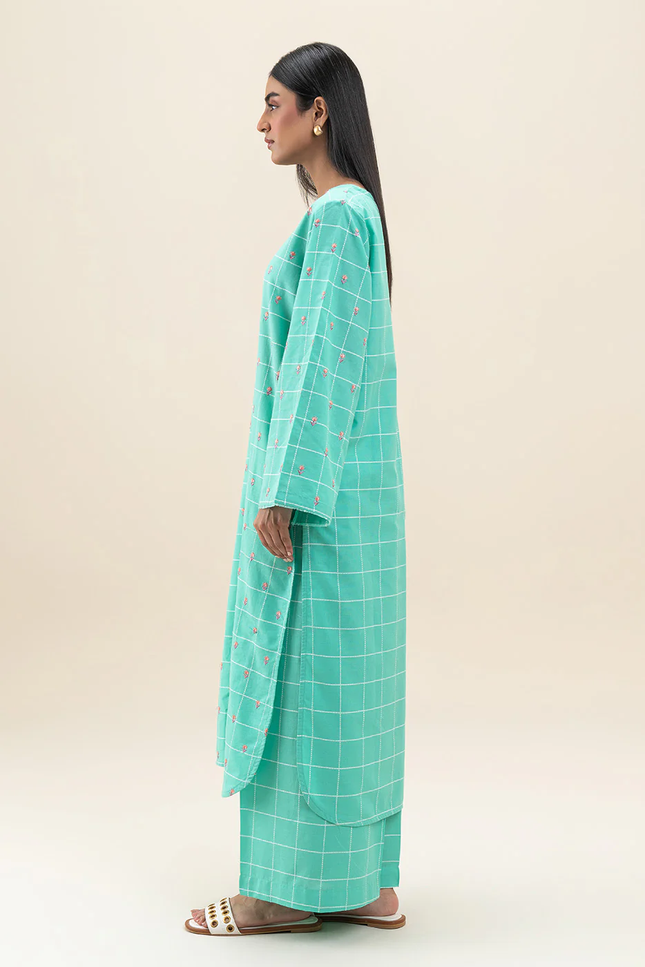 2 PIECE EMBROIDERED YARN DYED SUIT (PRET) - Image 3