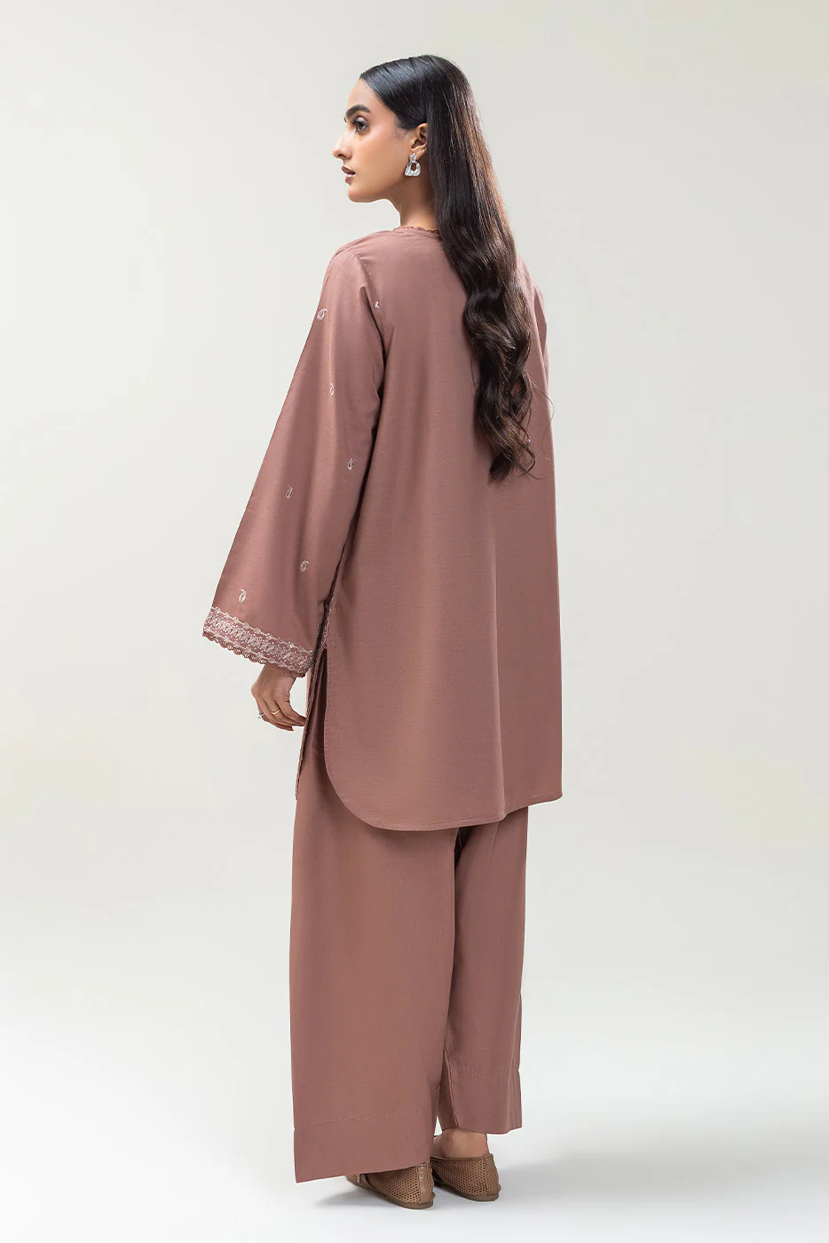 2 PIECE EMBROIDERED LAWN SUIT (PRET) - Image 3