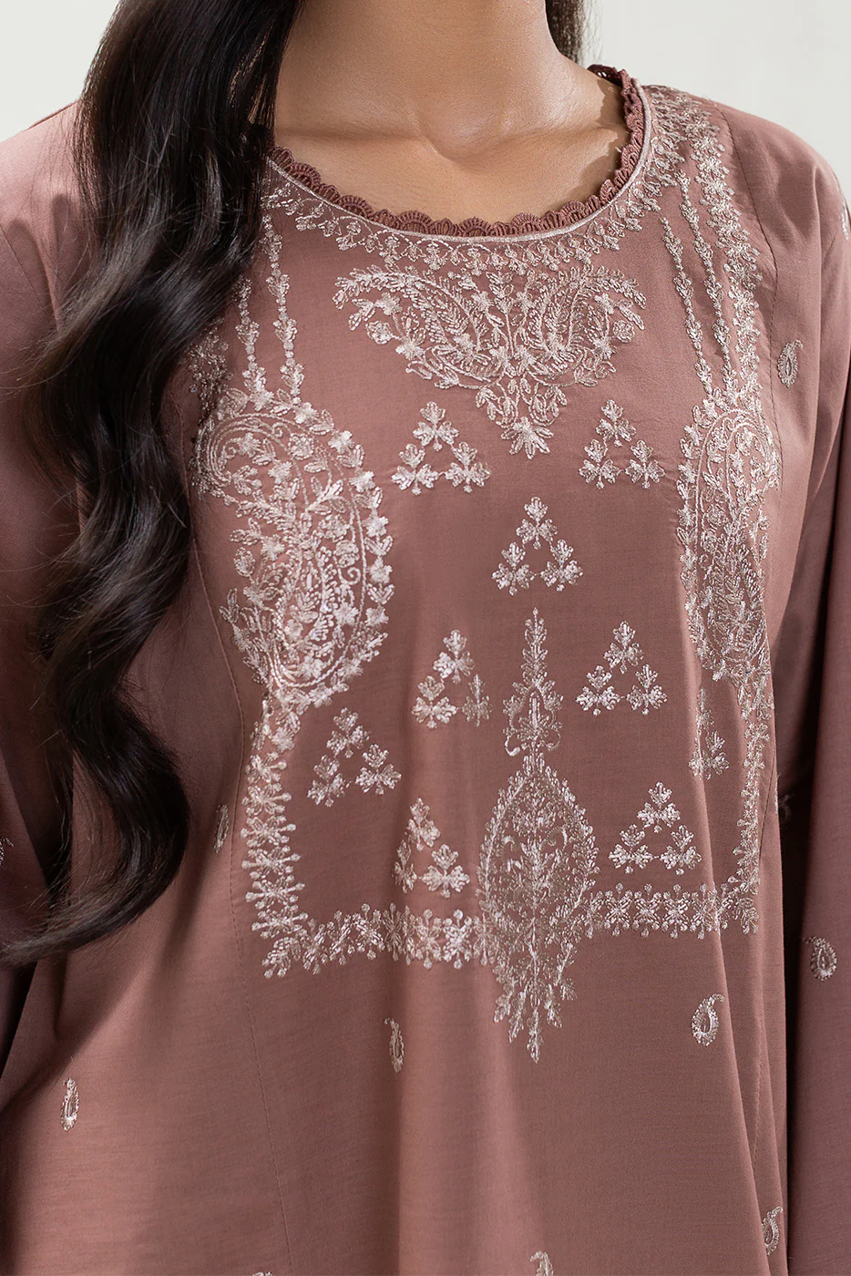 2 PIECE EMBROIDERED LAWN SUIT (PRET) - Image 4