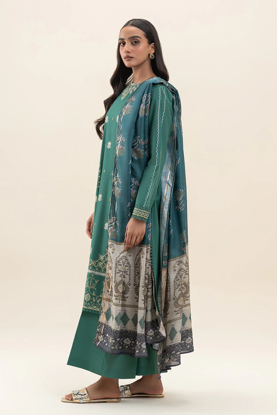 3 PIECE EMBROIDERED LAWN SUIT-SEA MOSS (UNSTITCHED) - Image 3