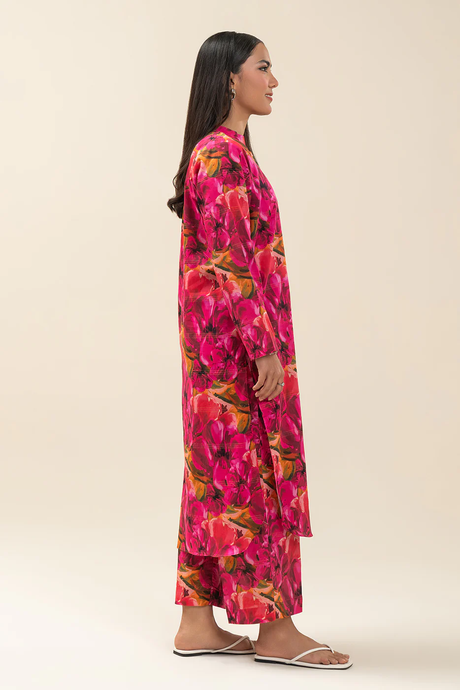 2 PIECE PRINTED DORIA LAWN SUIT (PRET) - Image 5