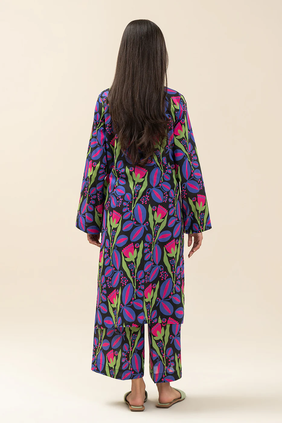 2 PIECE PRINTED LAWN SUIT (PRET) - Image 3