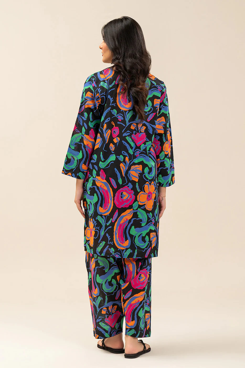 2 PIECE PRINTED LAWN SUIT (PRET) - Image 3