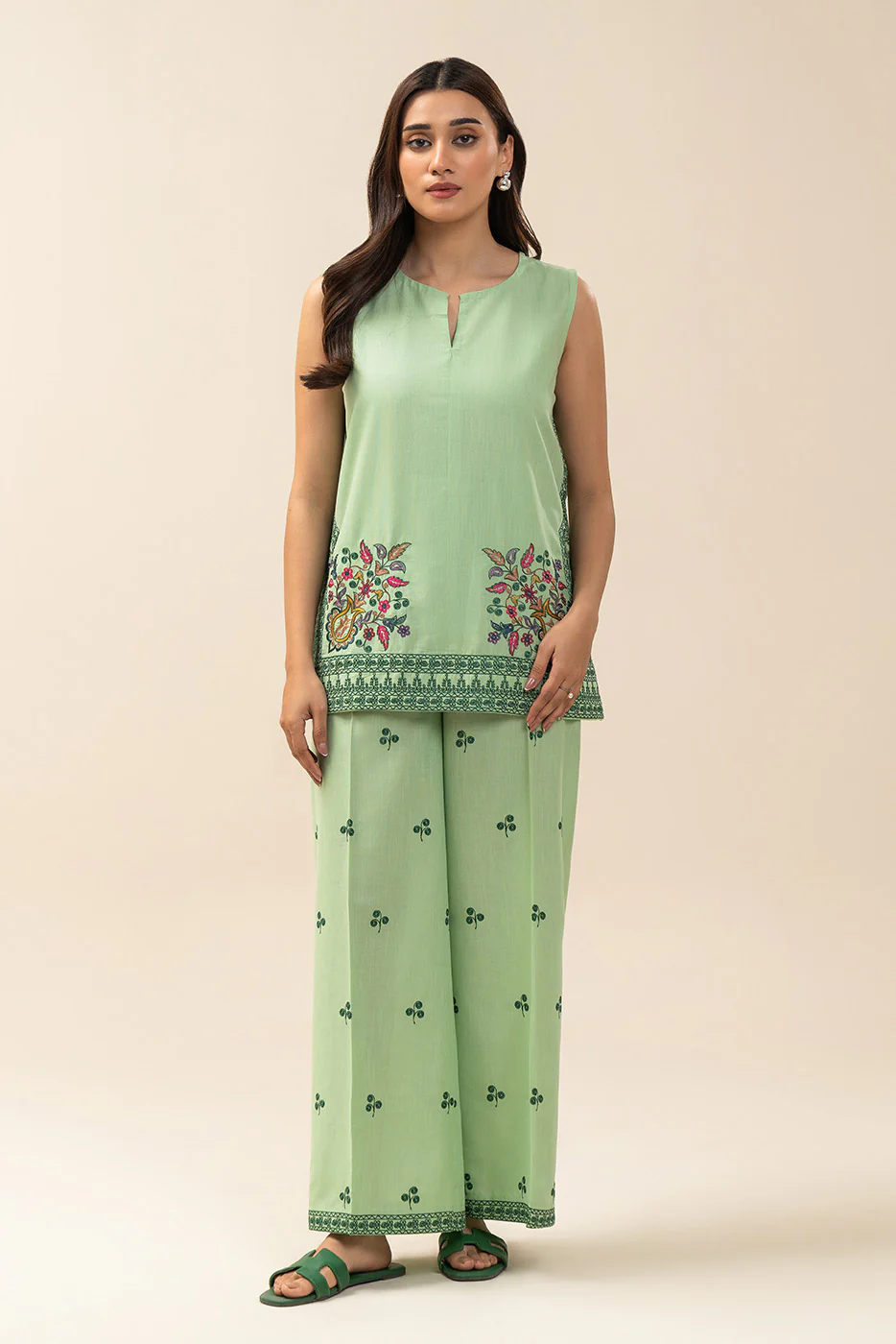 2 PIECE EMBROIDERED SLUB LAWN SUIT (FUSION) - Image 4
