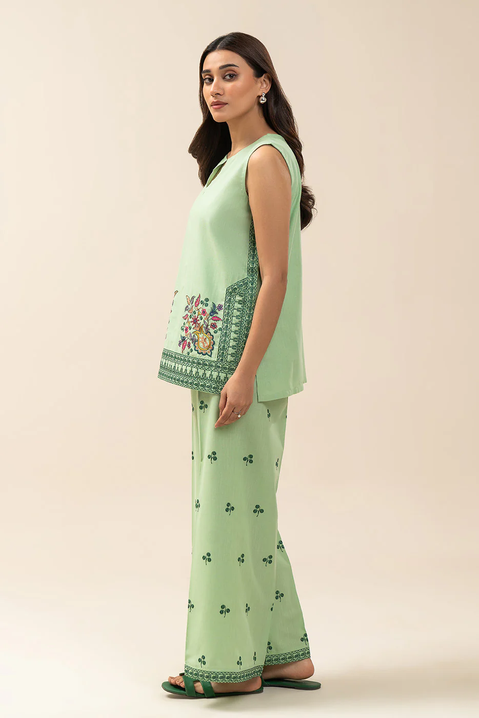 2 PIECE EMBROIDERED SLUB LAWN SUIT (FUSION) - Image 6