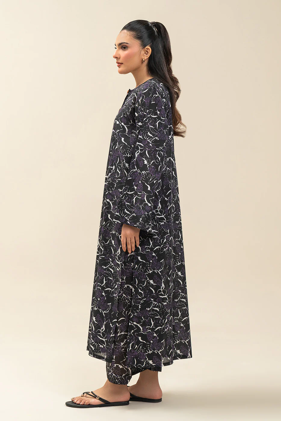 2 PIECE PRINTED LAWN SUIT (PRET) - Image 4