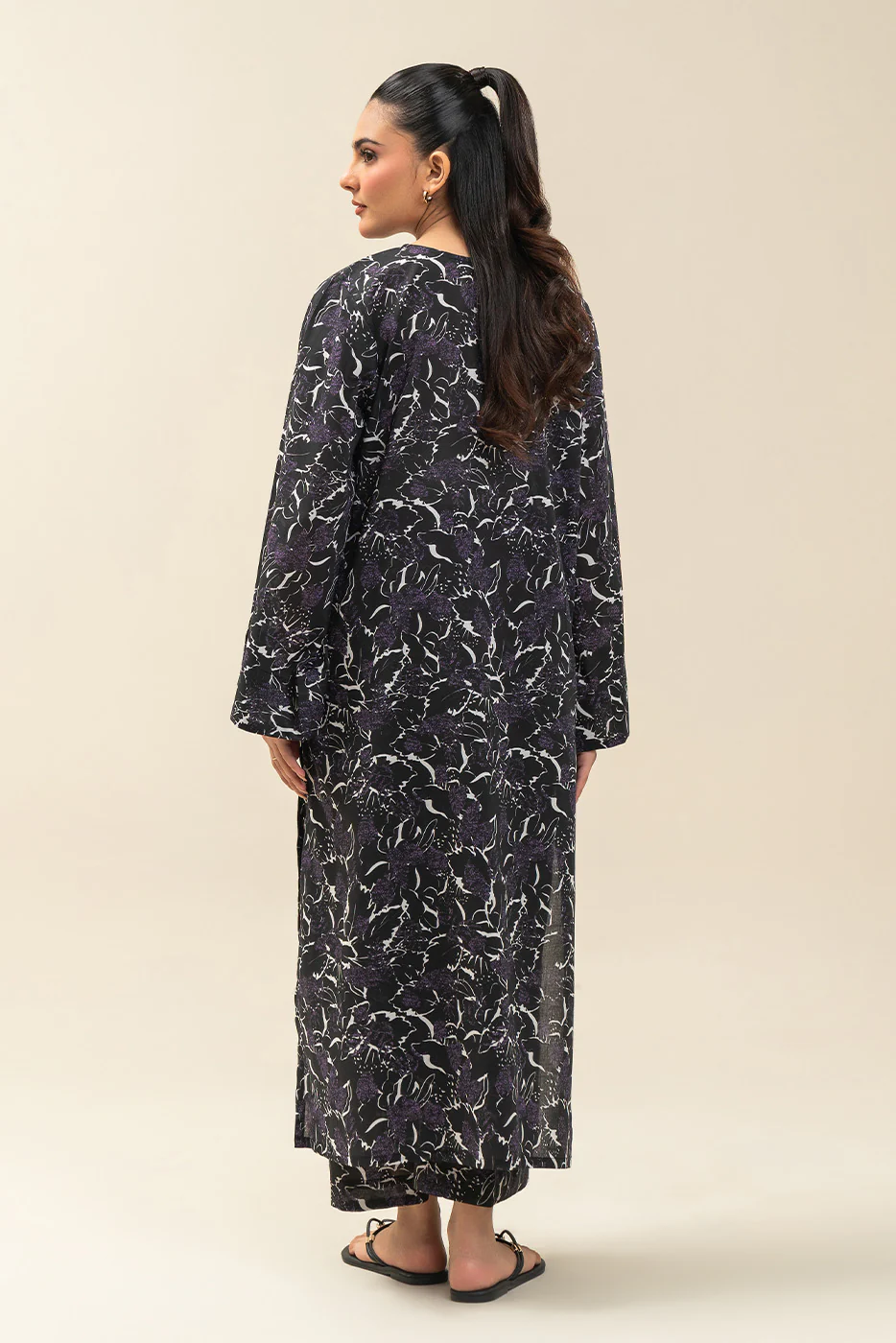 2 PIECE PRINTED LAWN SUIT (PRET) - Image 5