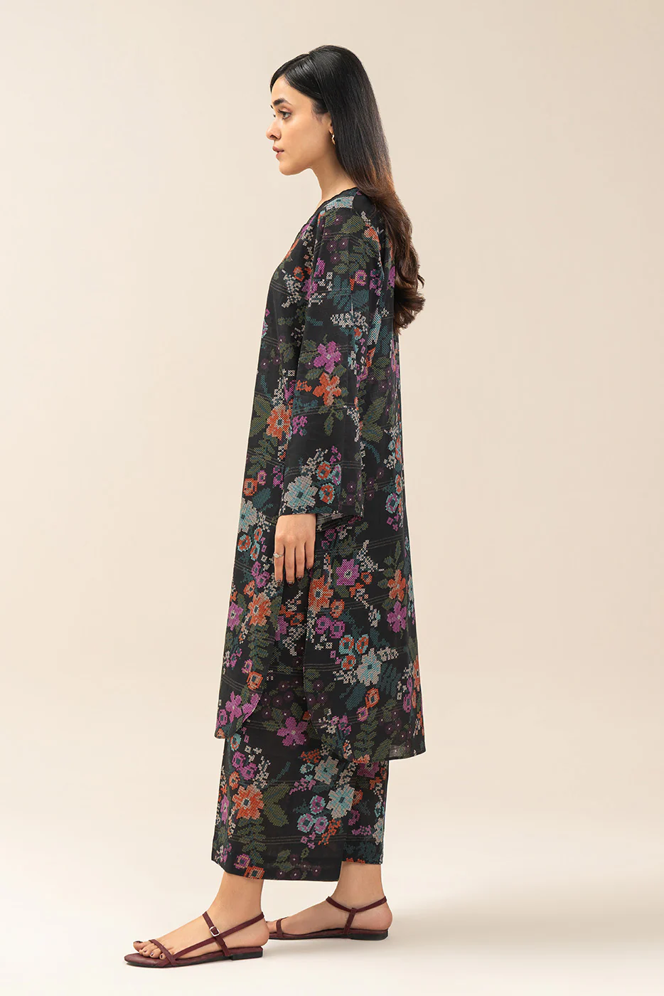 2 PIECE PRINTED LUREX LAWN SUIT (PRET) - Image 4