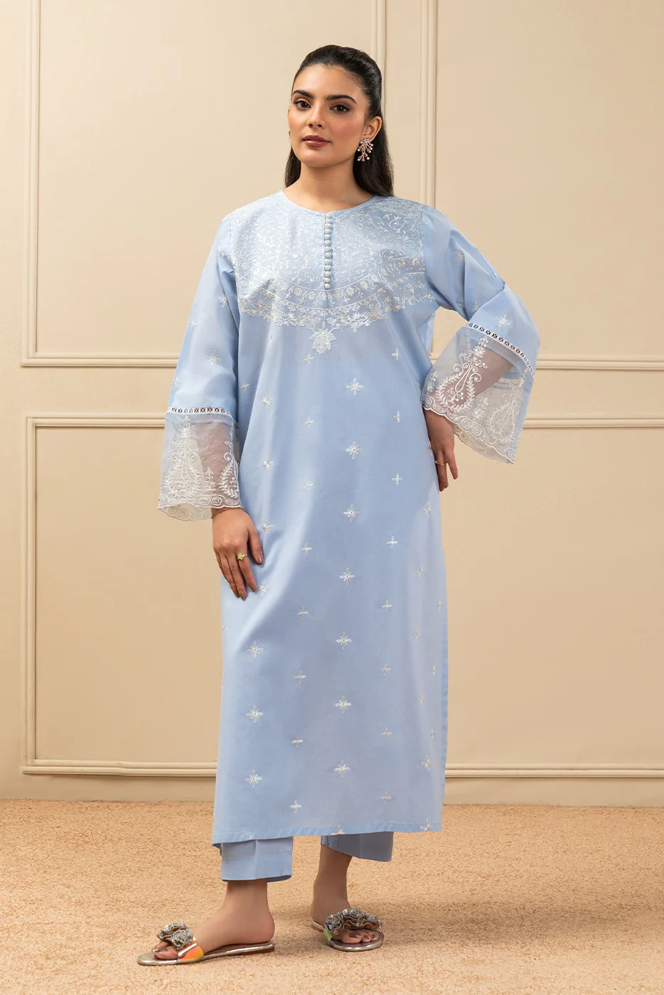 2 PIECE EMBROIDERED LAWN SUIT (HIGH CASUAL) - Image 2