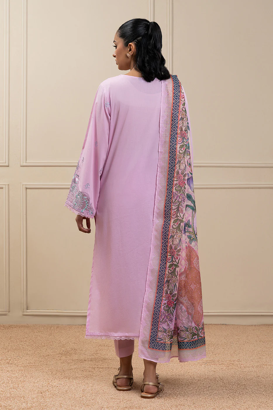 3 PIECE EMBROIDERED LAWN SUIT (HIGH CASUAL) - Image 4
