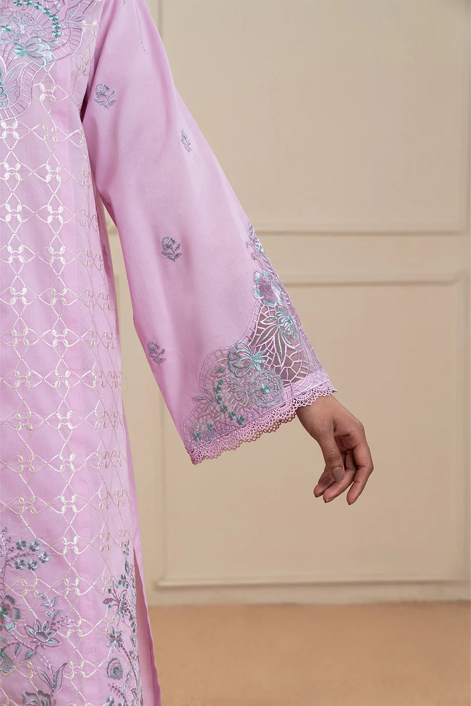 3 PIECE EMBROIDERED LAWN SUIT (HIGH CASUAL) - Image 6