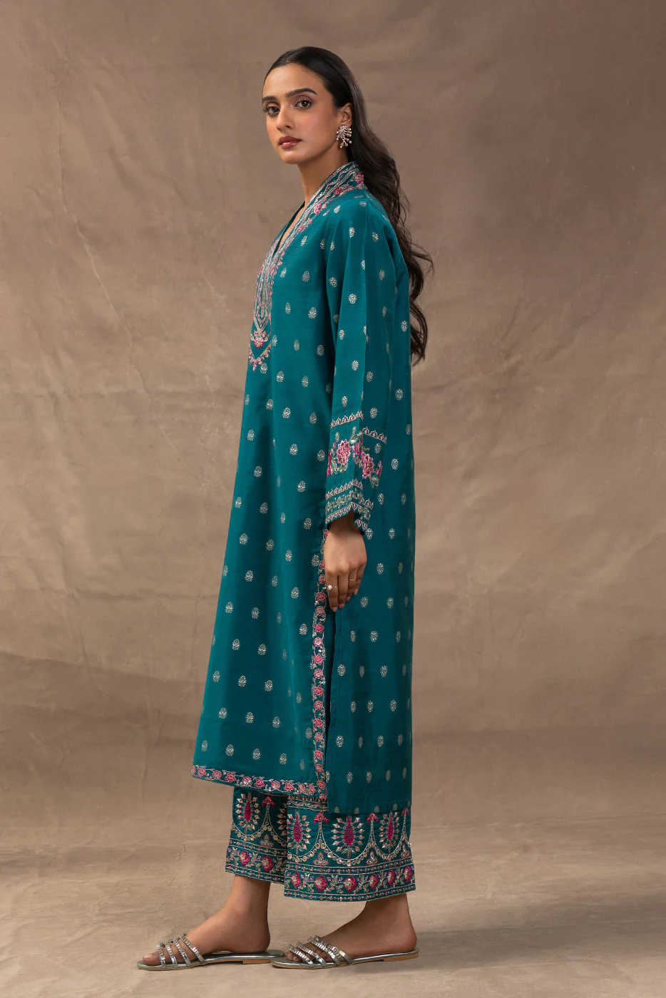 2 PIECE EMBROIDERED ZARI JACQUARD SUIT (LUXURY PRET) - Image 3