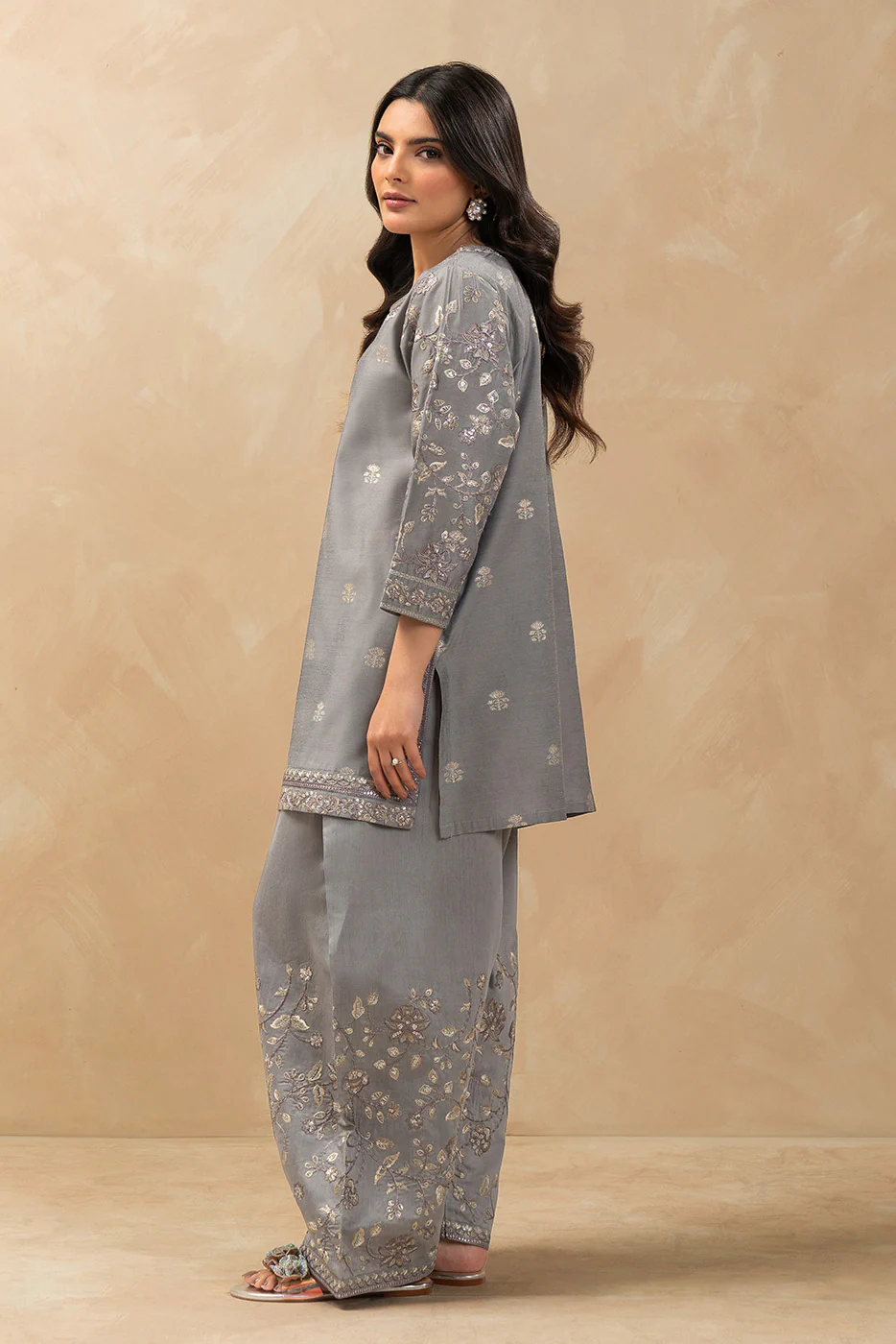 2 PIECE EMBROIDERED ZARI JACQUARD SUIT (LUXURY PRET) - Image 2