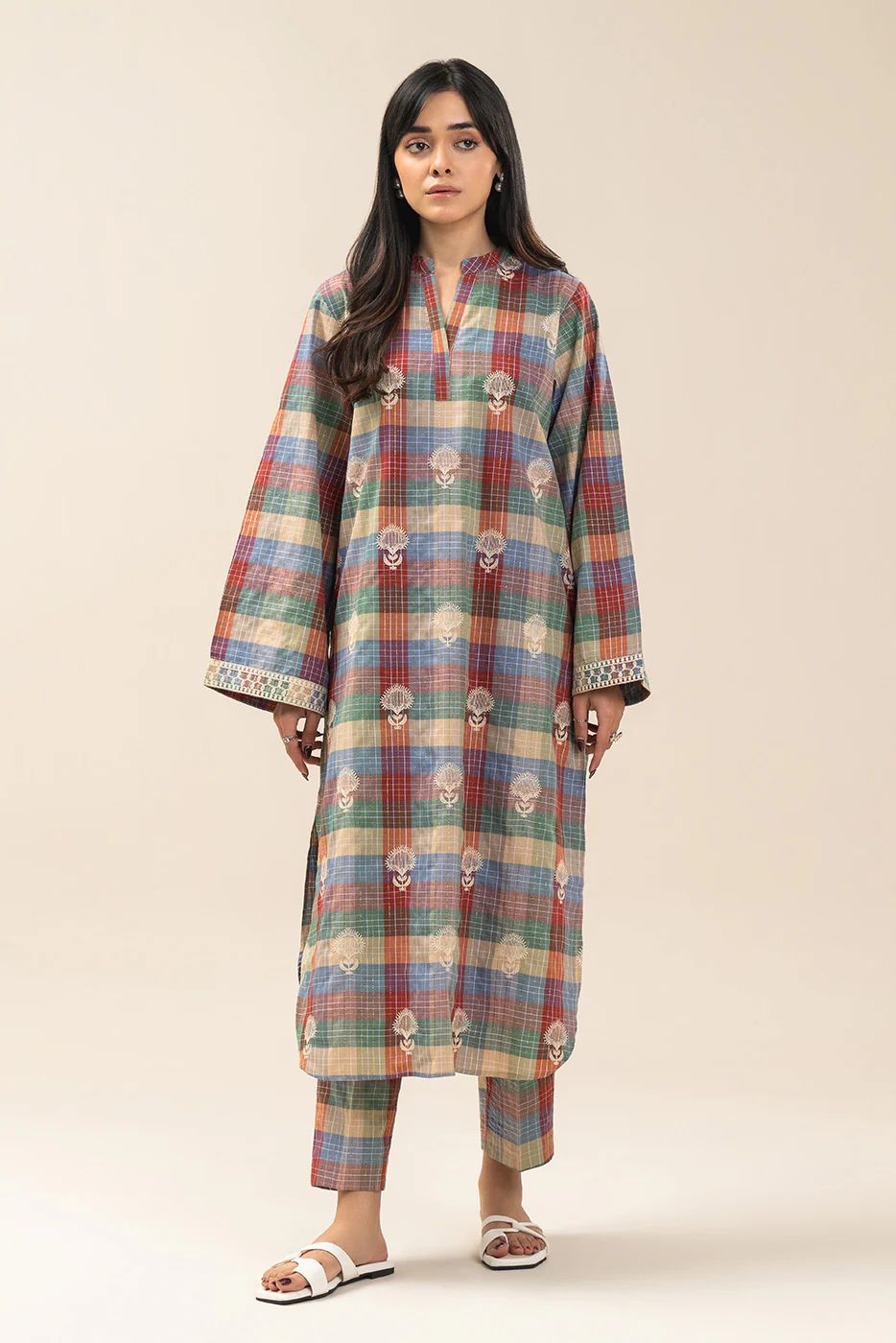 2 PIECE EMBROIDERED LUREX YARN DYED SUIT (PRET) - Image 2
