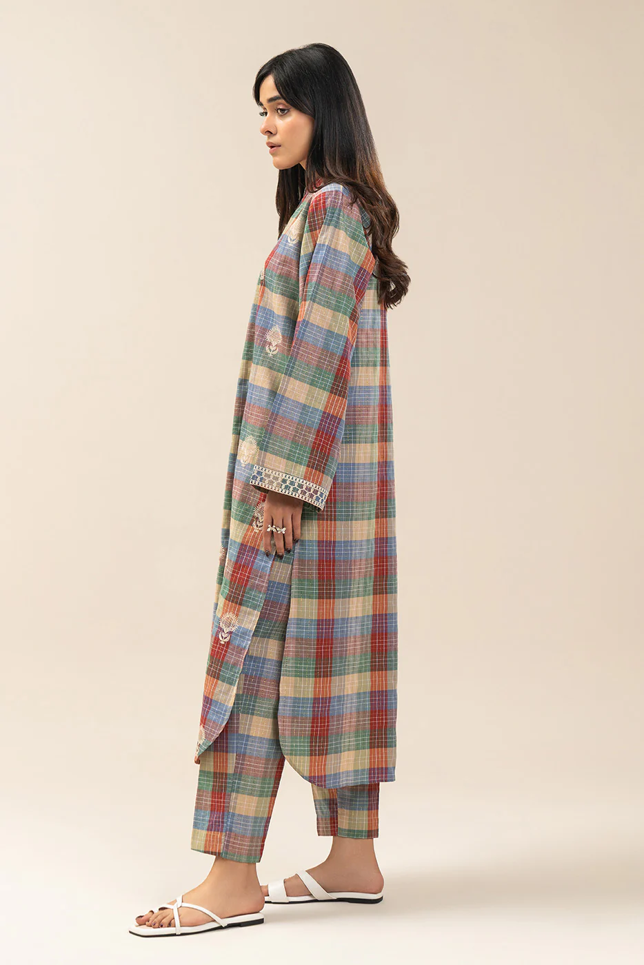 2 PIECE EMBROIDERED LUREX YARN DYED SUIT (PRET) - Image 4