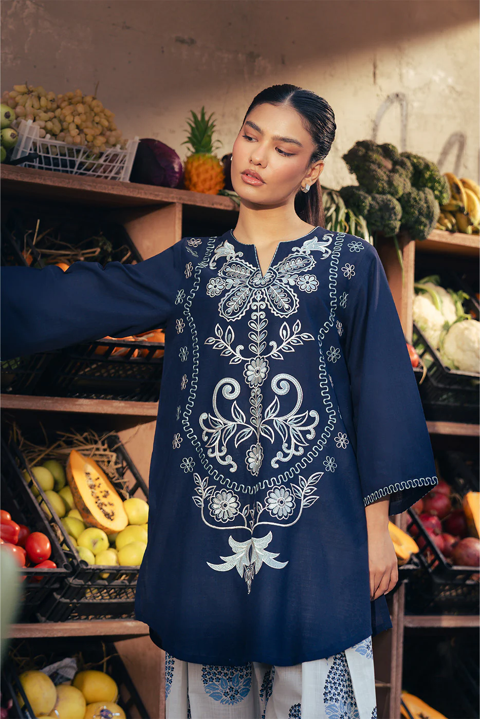 2 PIECE EMBROIDERED TWO WAY SLUB SUIT (PRET) - Image 2