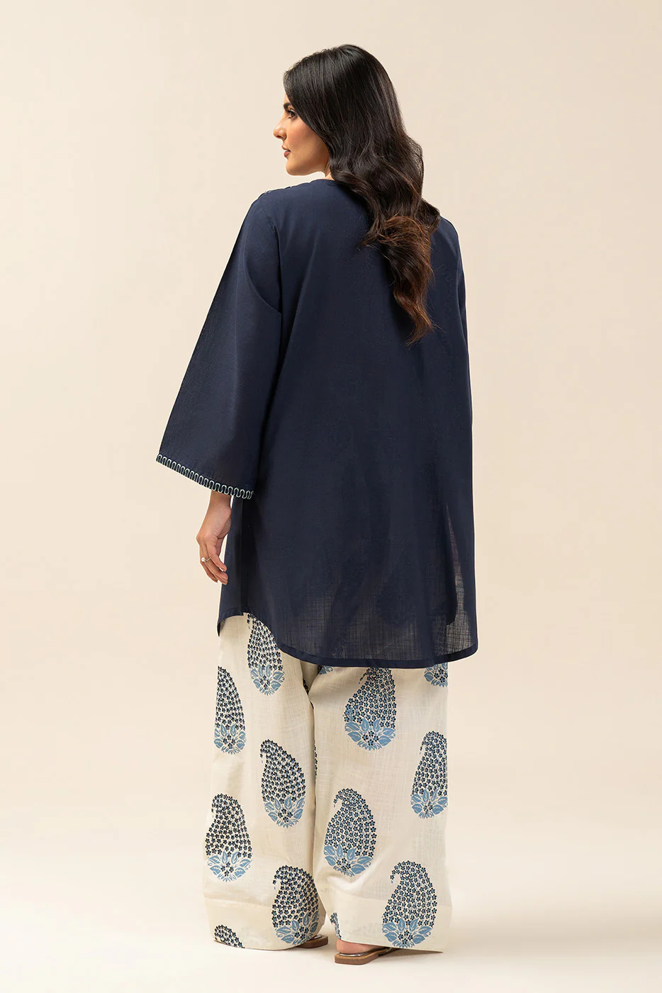 2 PIECE EMBROIDERED TWO WAY SLUB SUIT (PRET) - Image 5