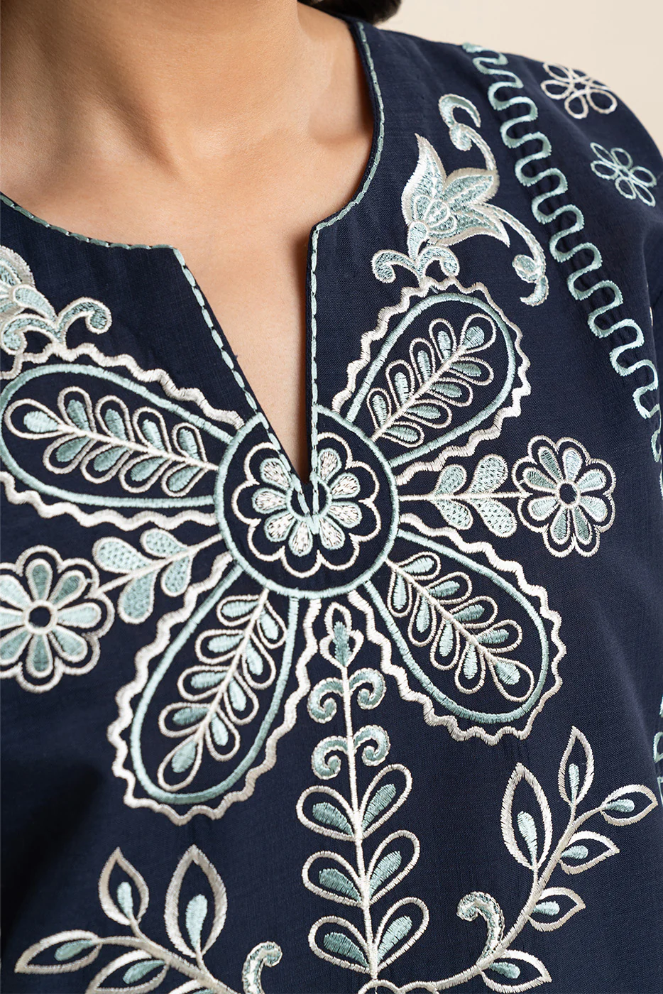 2 PIECE EMBROIDERED TWO WAY SLUB SUIT (PRET) - Image 7