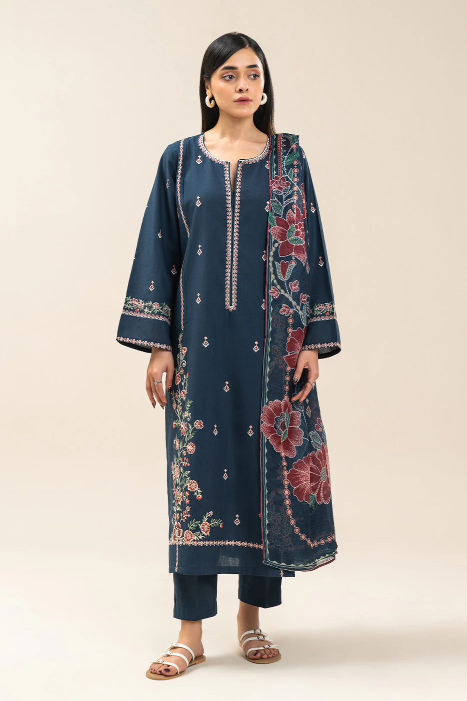 3 PIECE EMBROIDERED SLUB SUIT (PRET) - Image 2