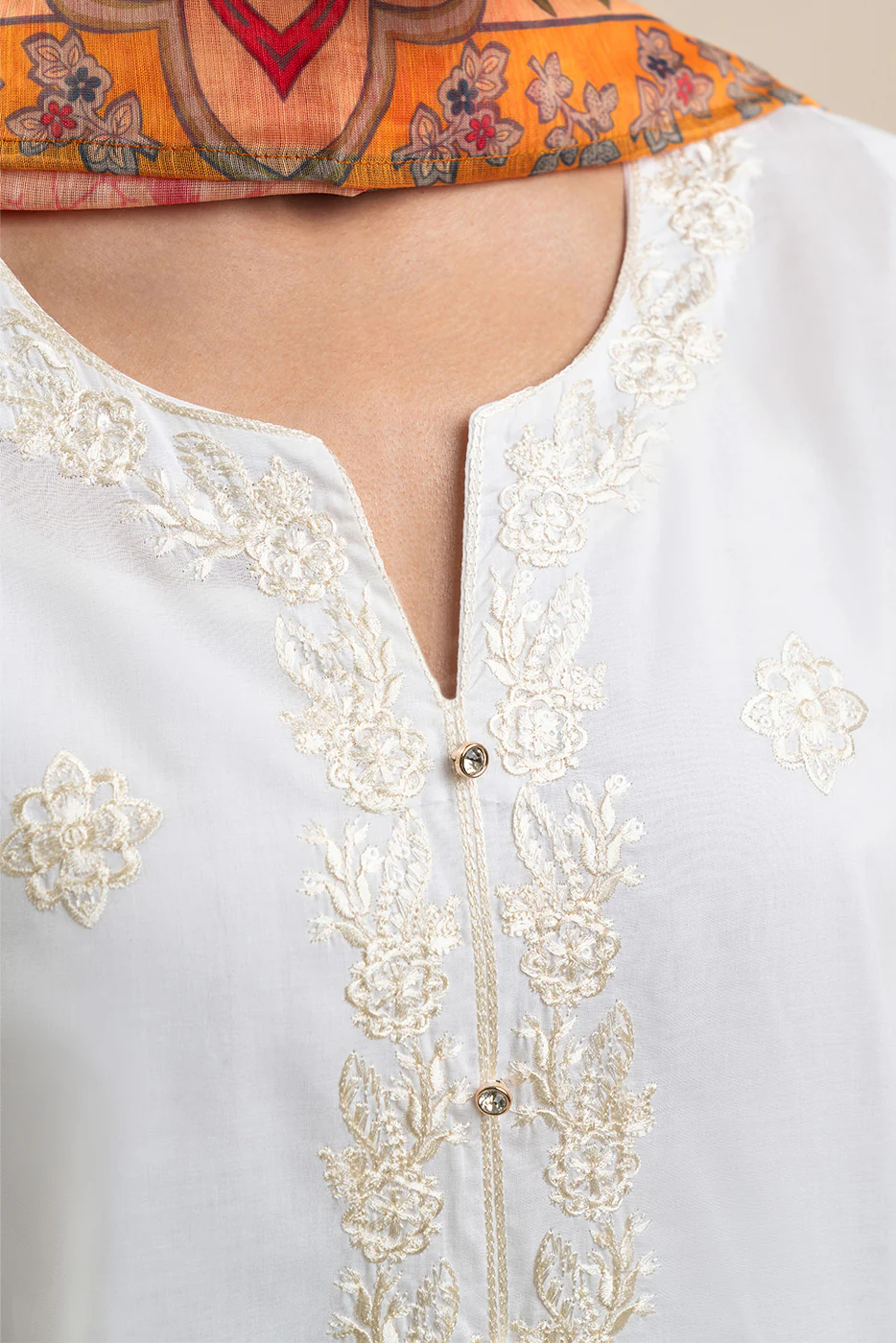 3 PIECE EMBROIDERED LAWN SUIT (PRET) - Image 5