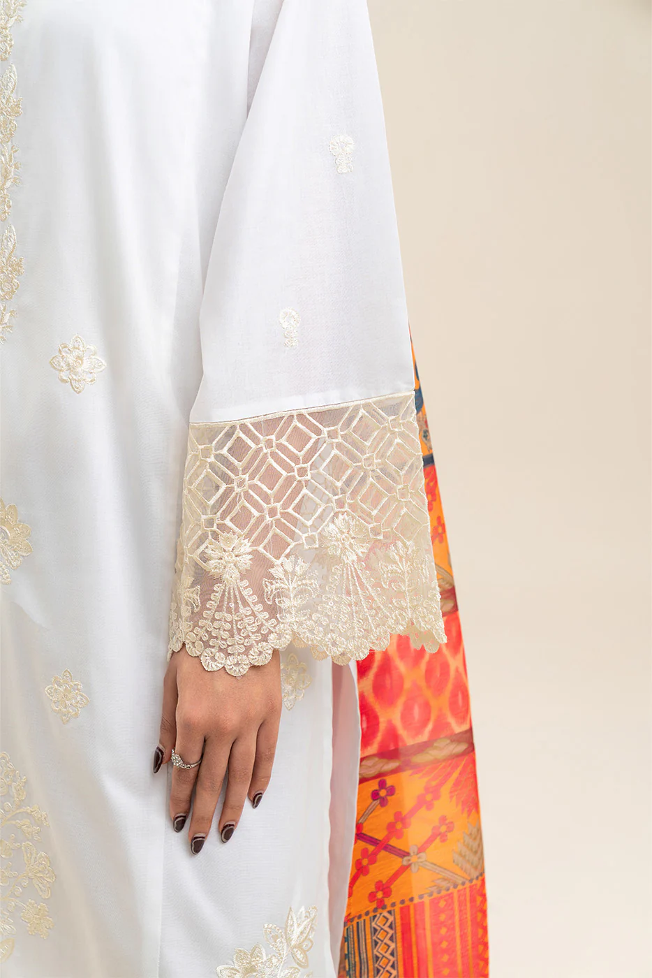 3 PIECE EMBROIDERED LAWN SUIT (PRET) - Image 6